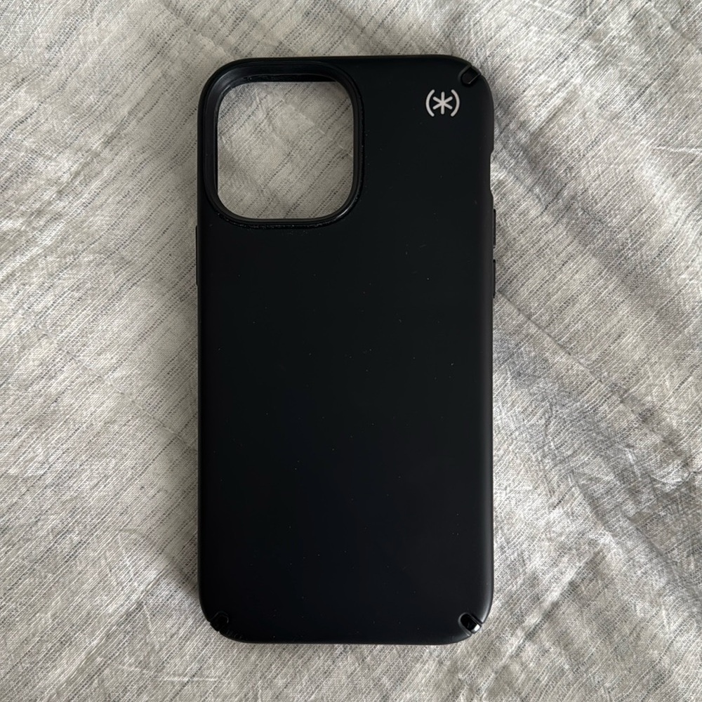 Speck Presidio2 MagSafe iPhone 13 Pro Max Black Phone Case